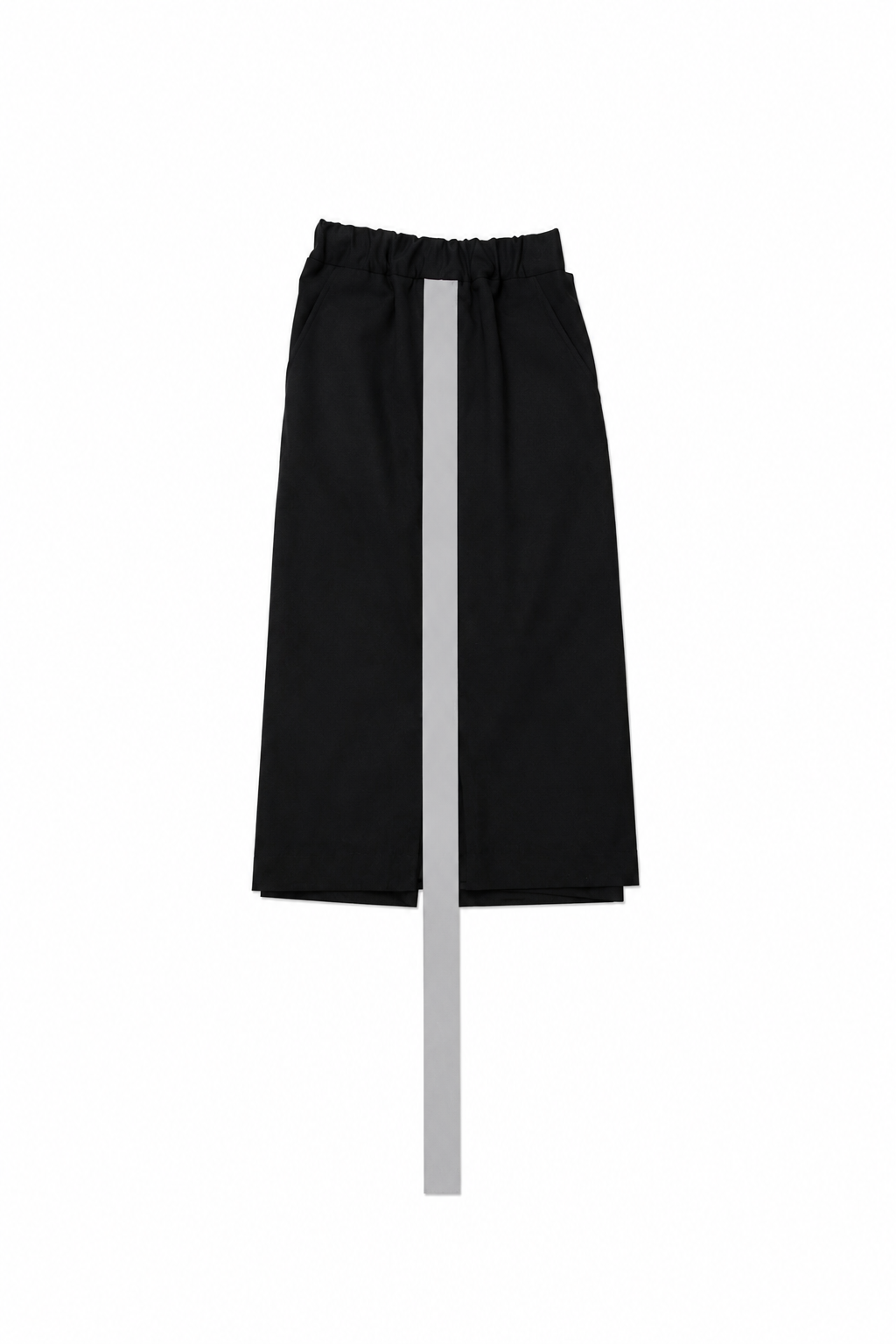 Contrast-Tape Wide-Leg Shorts in Black